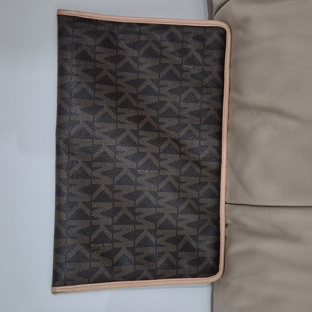 Michael Kors Signature Brown and Tan Laptop Bag - Picture 2 of 6